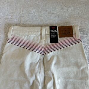 Levi’s Chasing Rainbows Ribcage Straight Jean - 28